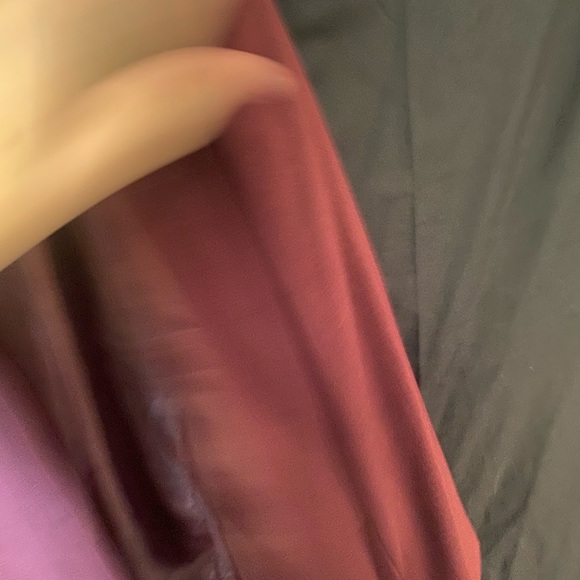 Beautiful burgundy/wine pants suit with a vintage flair by Le Suit - Picture 6 of 6